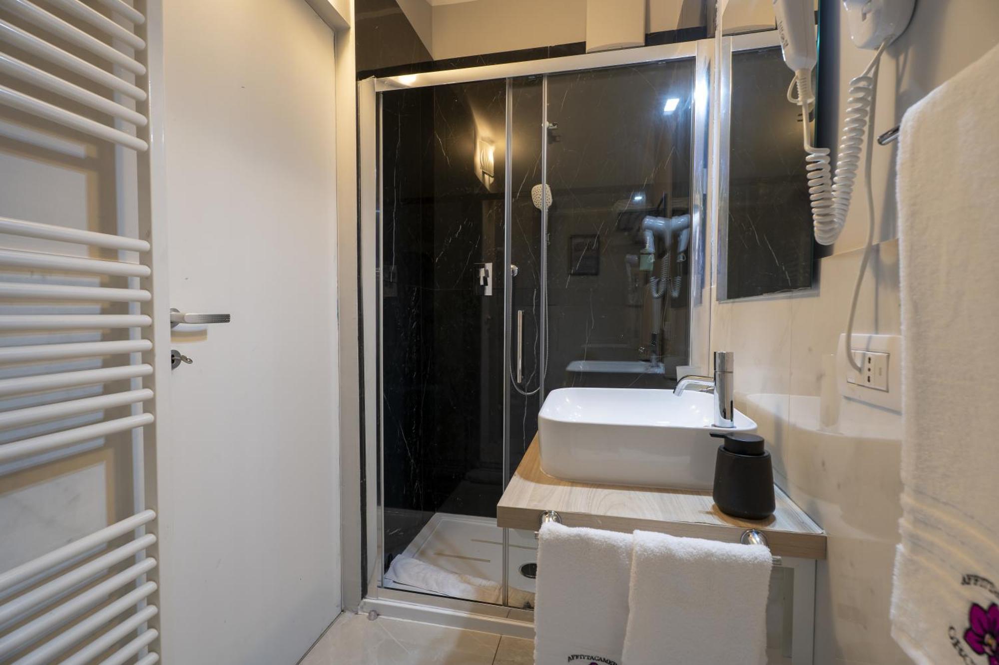 Affittacamere Orchidea For Tourists Hesperia Hosp Modena Exterior foto