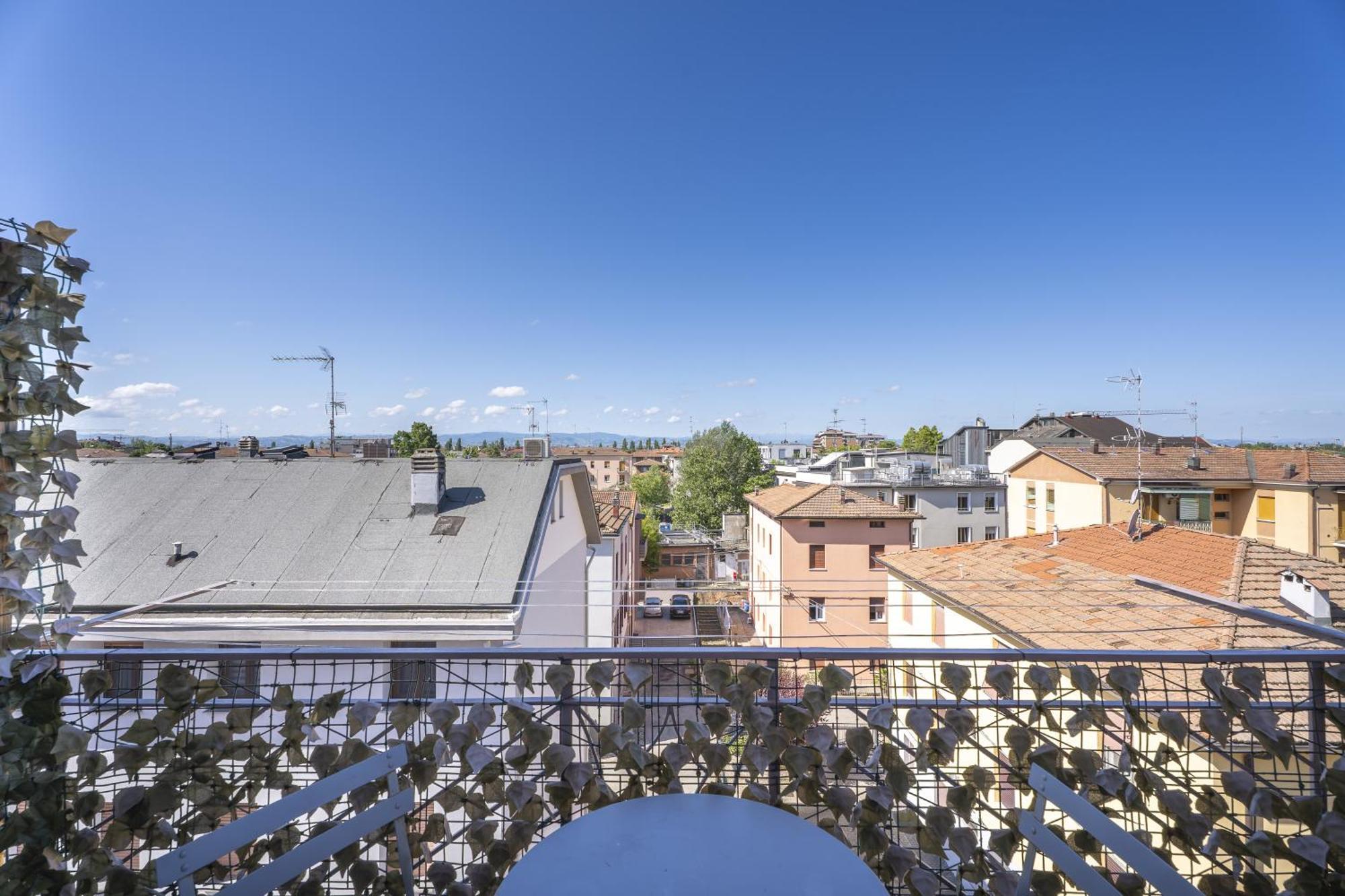 Affittacamere Orchidea For Tourists Hesperia Hosp Modena Exterior foto